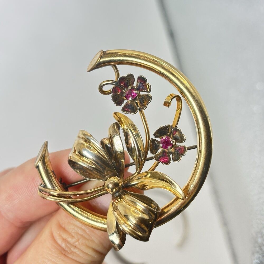 Vintage Regel 1/20 12K Gold Open Circle Flowers Bow Red Rhinestones Brooch Pin